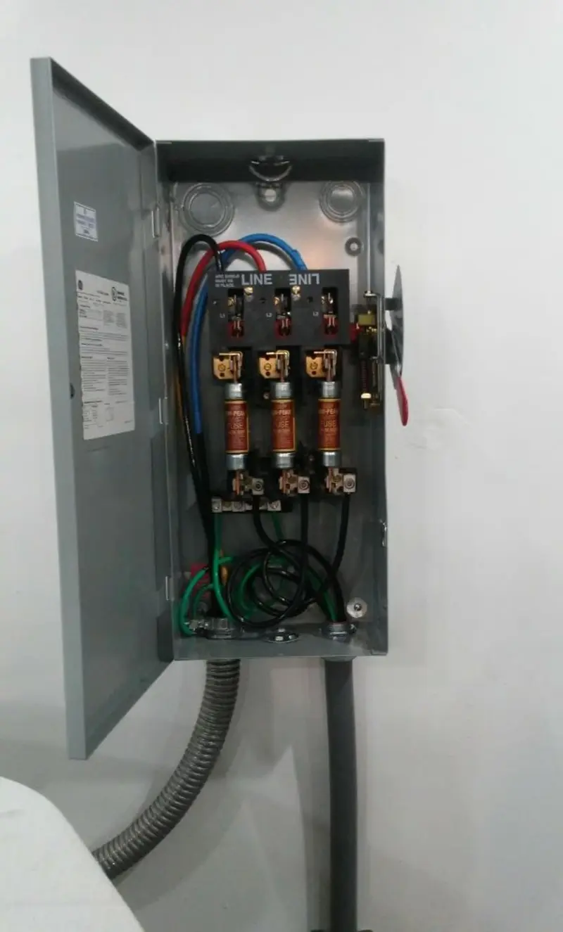Three-phase disconnect switch installed for Smoke Detector Installation in Blue Springs